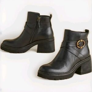 Aqua Sofft Black Leather Platform Lug Sole Ankle Boot Womens NWOB Size 6M
